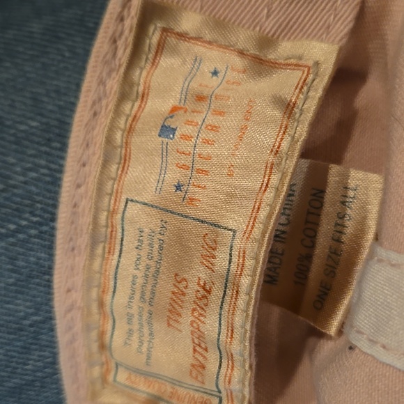 Women's Chicago Cubs Baseball hat. - Picture 6 of 6